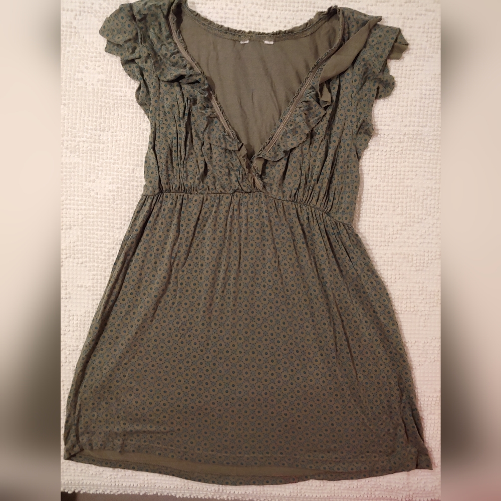 Baby doll style deep vee top